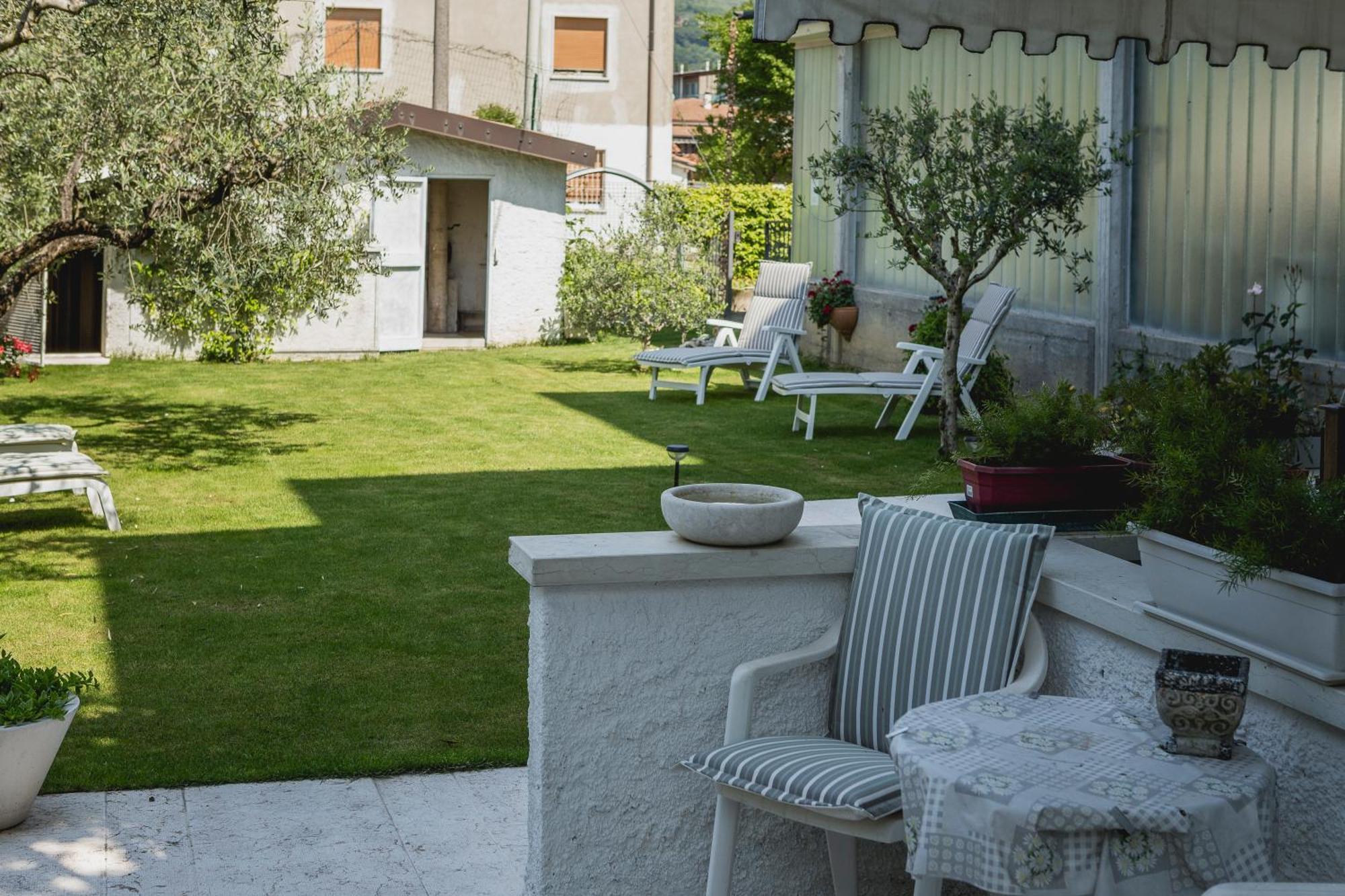 Casa Ginev Room & Apartments Bardolino Exterior photo