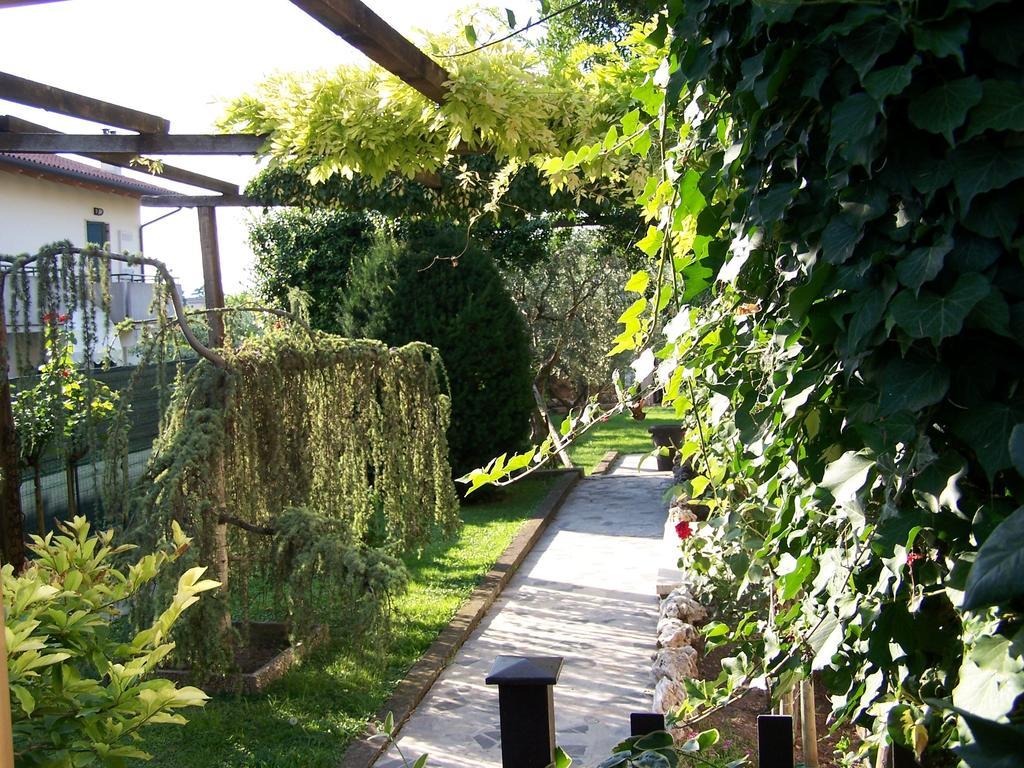 Casa Ginev Room & Apartments Bardolino Exterior photo